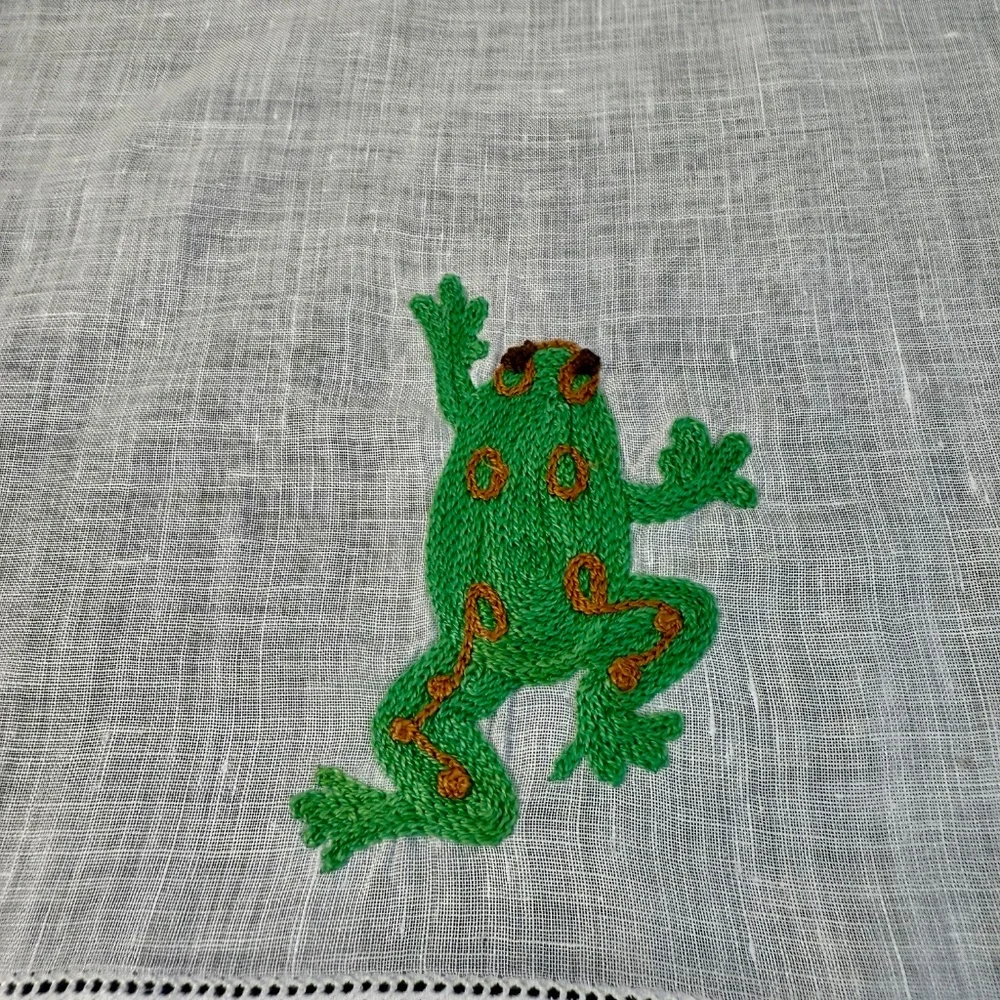 Vintage, 2 Unused White Madeira Linen , Embroidered Frog Finger Tip Guest Towels